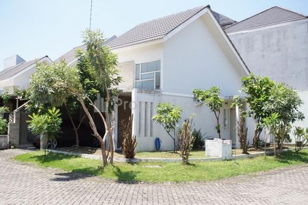 Dijual Cepat Rumah Cantik di Puri Surya Jaya, Sidoarjo - Akses Mudah ke Kota