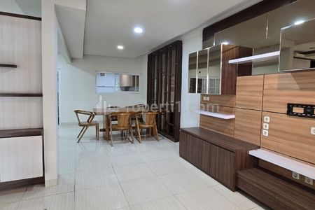 Dijual Rumah Cantik & Siap Huni di Serenade Lake Gading Serpong