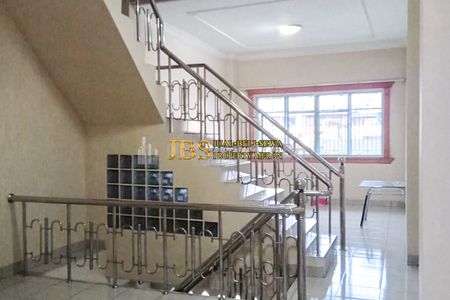Dijual Ruko 3,5 Tingkat di Jalan Belitung (Dekat Jl. Prof H.M. Yamin)