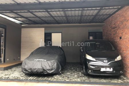 Jual Rumah Bagus Nyaman Semi Furnish di Taman Holis Indah Bandung