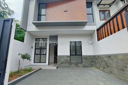 Tampak depan carpot halaman