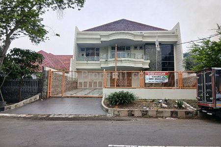 Sewa Rumah Komersial Mewah Strategis di Jalan Imam Bonjol, Tegalsari, Surabaya