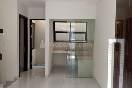 Disewakan Rumah 2 Lantai 3 Kamar Lavon Suvarna Sutera Cikupa Tangerang