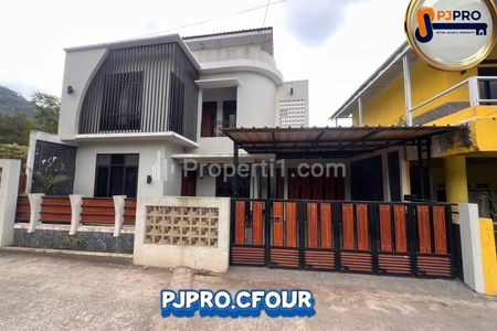 Dijual Cepat Villa dengan View Cantik Asri di Cipanas