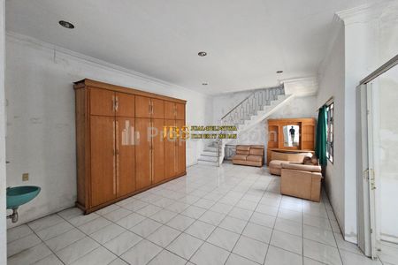 Disewakan Rumah 2 Tingkat di Komplek Cemara Hijau - Medan