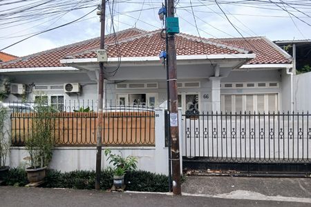 Jual Rumah Mewah dan Luas di Al-Mustaqim, Mampang Prapatan, Jakarta Selatan