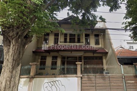 Jual Rumah Dua Lantai Strategis Terletak di Jalan Raya Ngagel Jaya, Surabaya