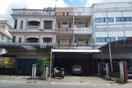 Disewakan Ruko di Jalan KH. A. Dahlan, Pontianak, Kalimantan Barat