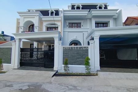 Jual Rumah Klasik Baru 2 Lantai di Pesanggrahan Jaksel – LT 260 m², LB 350 m²