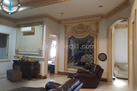 Dijual Rumah Mewah Bergaya Eropa 10x20 Meter 3,5 Lantai di Taman Palem Lestari Cengkareng Jakarta Barat