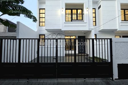 Dijual Rumah Baru Dalam Komplek Siap Huni di Pondok Bambu Jakarta Timur