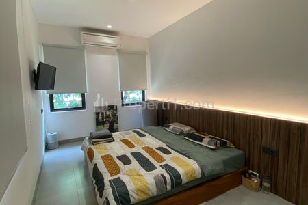 Dijual Rumah Casa Jardin Hoek di Jakarta Barat