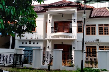 Jual Rumah Tua Mewah dan Siap Huni di Komplek Garuda, Pancoran, Jakarta Selatan
