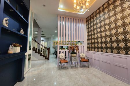 Dijual Rumah 3 Tingkat di Jalan Panglima Nyak Makam - Medan