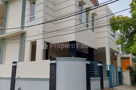 Jual Cepat Rumah Hook dan Strategis di Komplek HII Kelapa Gading Timur, Kelapa Gading, Jakarta Utara