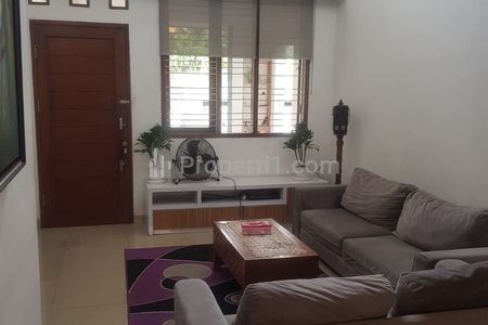 Jual Rumah Nyaman dan Strategis di Kelurahan Kavling 80, Batu Ampar, Kramat Jati, Jakarta Timur