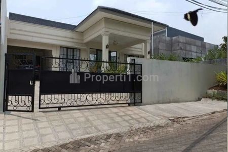 Dijual Rumah Mewah Gaya American Classic di Setiabudi Regency