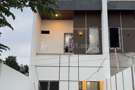 Dijual Hunian Modern Baru, 3 Lantai, SHM di Kav. DKI Meruya, Jakarta Barat