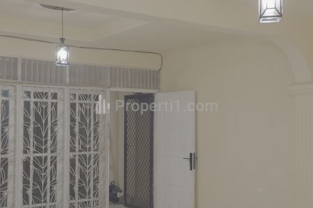 Disewakan Rumah Lokasi Strategis di Pejompongan Benhil Jakarta Pusat