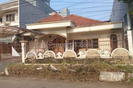 Jual Rumah Tua Pluit Hitung Tanah Ukuran 13x25 m di Jakarta Utara