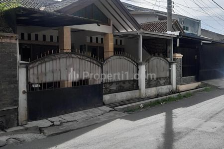 Jual Rumah Terawat Strategis di Main Road dekat Terminal Antapani Bandung