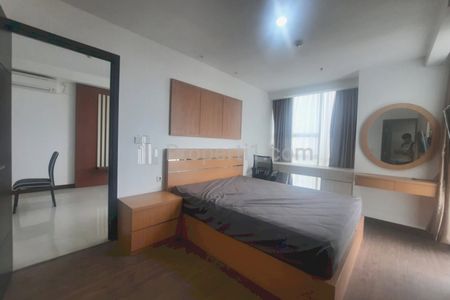 Sewa Apartemen AKR Gallery West Residence, Depan Exit Tol Kebon Jeruk Jakarta Barat, 2BR Fully Furnished, Harga Murah
