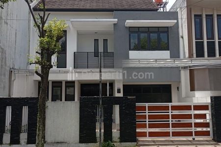 Dijual Rumah Bagus Siap Huni 2 Lantai Kondisi Terawat di Batununggal Bandung - 3+1 Kamar, SHM, Komplek Bagus