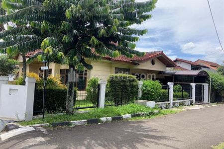 Dijual Rumah Hook Nyaman di Gegekalong Bandung Lokasi Strategis
