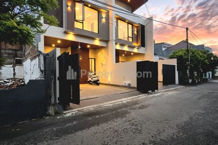 Jual Rumah Baru dalam Komplek One Gate Lokasi Strategis di Rawamangun Jakarta Timur