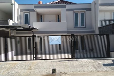 Dijual/Disewakan Rumah Cantik Rapih di Taman Modern Cakung Jakarta Timur