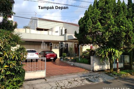 Dijual Rumah Luas Terawat Lokasi di Gegerkalong Bandung