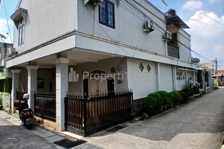 Dijual Rumah Hook 2 Lantai Cocok untuk Kost-kostan di Perumnas Depok Timur