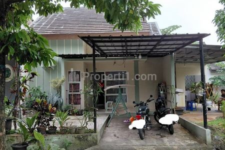 Dijual Rumah Second Posisi Hook Dalam Perumahan di Cibinong, Bogor
