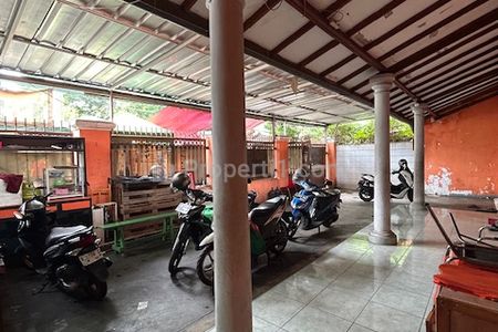 Jual Hitung Tanah Saja Rumah Tua Layak Huni di Rawamangun Jakarta Timur, Lokasi Jalan Utama