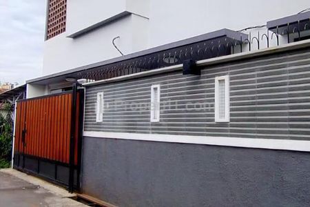 Dijual Rumah 3 Lantai Siap Huni di Srengseng Sawah Jakarta Selatan