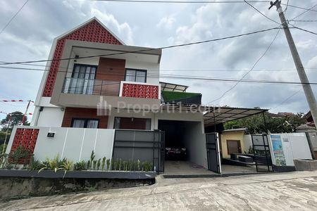 Dijual Cepat Rumah Eksklusif + Bonus Unit Usaha Agribisnis Aktif di Lembang Bandung Barat