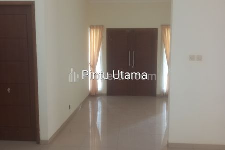 Disewakan Rumah Besar Delatinos Cluster Lavintage, BSD, Tangerang Selatan
