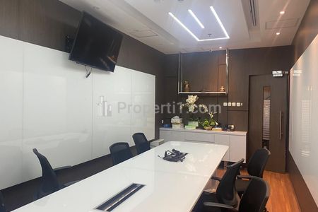 Disewakan Ruang Kantor di Treasury Office Tower District 8, Luas 284Sqm Kondisi Furnished - SCBD Senayan, Jakarta Selatan