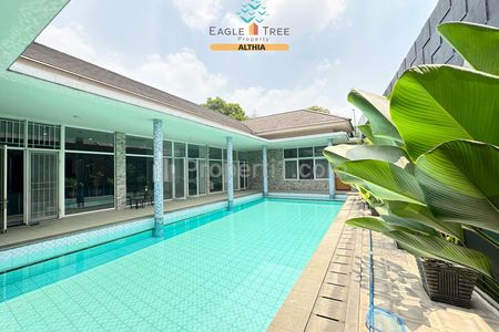 Disewakan Rumah Mewah dengan Kolam Renang Lokasi 5 Menit ke Emerald Bintaro, Tangerang Selatan