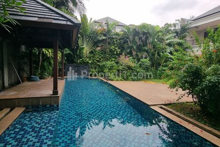 Sewa Rumah di Cipete, Jakarta Selatan - Dekat Akses Tol TB Simatupang - Luas Tanah 1000m2, Halaman Luas & Ada Kolam Renang