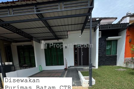 Halaman depan. Telah dilengkapi carport.