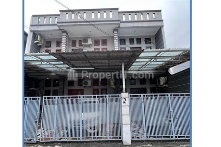 Jual Cepat Harga Spesial Rumah Tinggal dan Kamar Kost 14 Pintu di Pejompongan, Bendungan Hilir, Tanah Abang, Jakarta Pusat