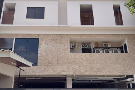 Dijual Rumah Kost Baru 62 Kamar Full Furnished Full Terisi di Kebayoran Lama Jakarta Selatan