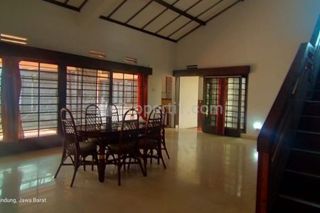 Dijual Rumah Bagus Sayap Dago Bandung