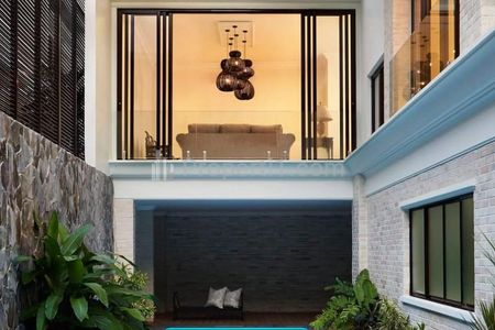 House Fo Rent In Compound, 3+1 BR Furnished - Jl. Bangka, Kemang Jakarta Selatan