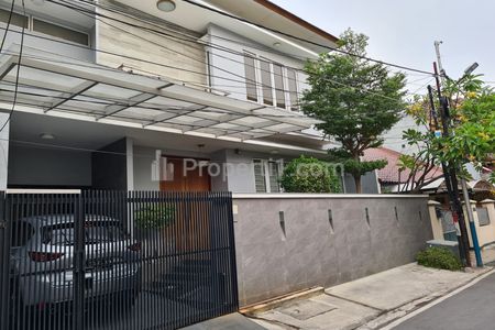 Jual Rumah Modern dan Tenang di Cempaka Putih Tengah 33, Cempaka Putih, Jakarta Pusat