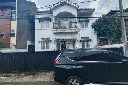 Jual Cepat Rumah Luas Harga di Bawah Pasar di Komplek Bumi Sariwangi Bandung