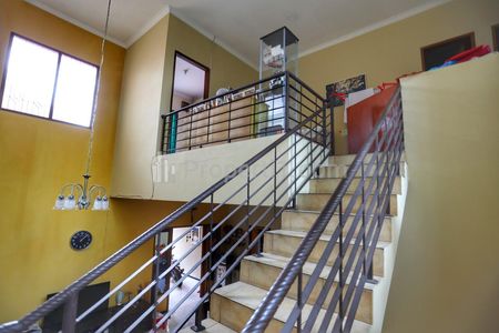 Dijual Rumah Terawat Minim Renov di Regol Bandung