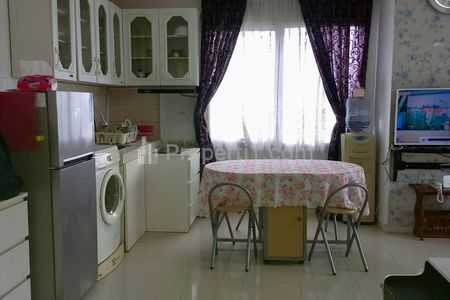 Jual Apartemen Jakarta Residence Cosmo Terrace Tipe 2 BR Hoek - 53 m2 - Furnished