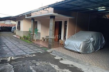 Dijual Rumah Second Besar dan Luas di Cilandak Jakarta Selatan